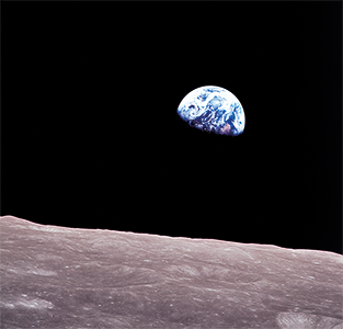 Abb. 6: »Earthrise«, aufgenommen von Apollo 8, 24. 12. 1968